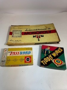 lot 38 image: Lot of (3) Vintage Games