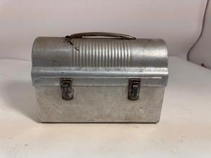 lot 46 image: Vintage Distressed Silver Metal Lunch Box