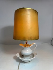 lot 59 image: Vintage pitcher and wash bowl lamp