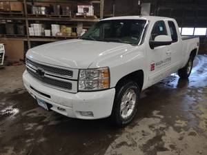 lot 7 image: 2012 Chevrolet Silverado...