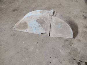 lot 282 image: Concrete Slab Saw Blade Guard, 36...