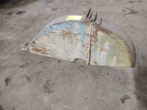 lot 283 image: Concrete Slab Saw Blade Guard, 36...