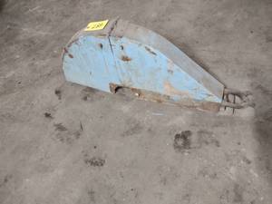 lot 285 image: Concrete Slab Saw Blade Guard, 30...
