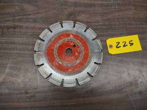 lot 225 image: Diamond Blade, 10x.50 ...