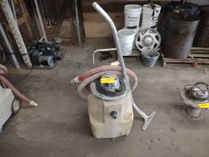 lot 345 image: Crusader WetDry Slurry Vac with Wa...