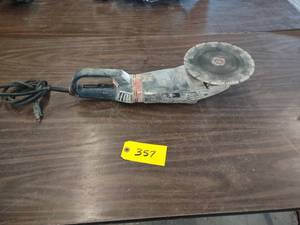 lot 357 image: Bosch GWS15-60 Angle Grinder, 8 Di...