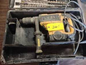 lot 367 image: Dewalt 25553K Roto Hammer, Spline D...