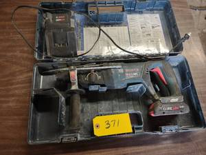 lot 371 image: Bosch Bulldog  GBH18V-26D Roto Hamm...