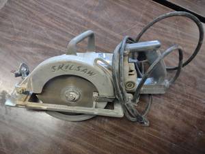 lot 382 image: Bosch HD77 Worm Gear Saw, 7 14 Bl...