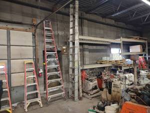 lot 415 image: Werner Aluminum Extension Ladder, 2...