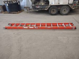 lot 416 image: Werner Fiberglass Extension Ladder,...