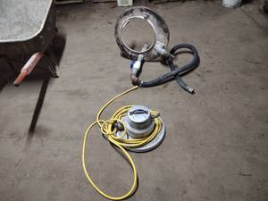 lot 427 image: Milwaukee Vacuum Head with Drum Lid...