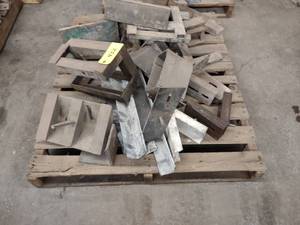 lot 432 image: Assorted Angle Brackets...