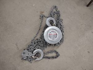 lot 516 image: Haulmaster 3 Ton Chain Hoist...