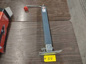 lot 518 image: Bulldog 8000 lb. Trailer Jack...