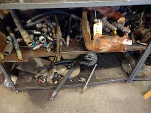 lot 582 image: Assorted Hydraulics...