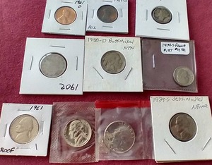 lot 52 image: Small Mixed US Coin Lot - PenniesNickelsDimesQuarter