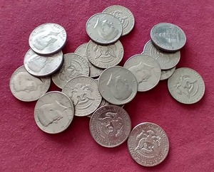 lot 102 image: (20) Kennedy Half Dollars