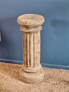 lot 37 image: Carved Column Pedestal Stand (11  29)