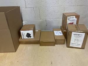 lot 249 image: LOT OF 7 Miscellaneous Kitchen Gadgets