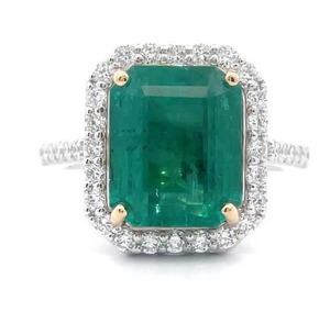lot 24 image: Oscar Friedman 6.29 Carat Natural Emerald & Natural Diamond Ring in Platinum w GIA Report  Appraisal Retail $26,650 VIDEO