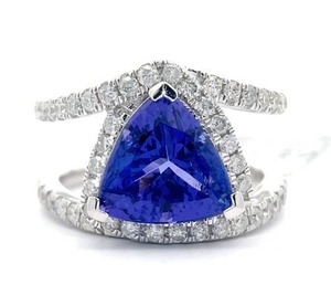 lot 30 image: Oscar Friedman 4.86 Carat Natural Tanzanite & Natural Diamond Ring in 18K White Gold w GIA Report  Appraisal Retail $8,820 VIDEO