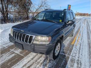 lot 6 image: 2003 Jeep Grand Cherokee Laredo