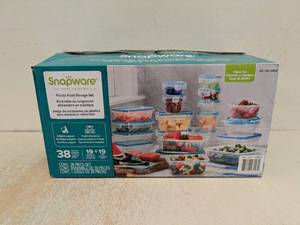 lot 146 image: SNAPWARE PLASTIC FOOD STORAGE SET 38PC