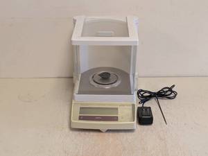 lot 179 image: METTLER TOLEDO JB SERIES CARAT BALANCER SCALE