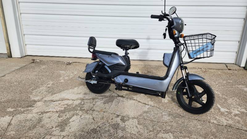 lot 3709 image: SDLANCH Electric Motorcycle (IREV) - Gray