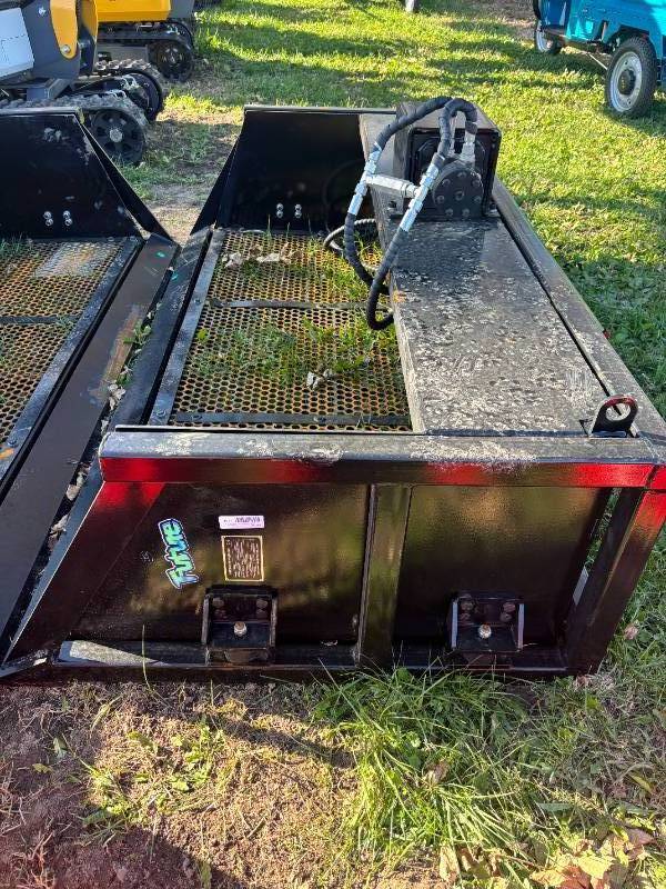 lot 4037 image: FUTURE Skid Steer Screening Bucket (FT-VB59)