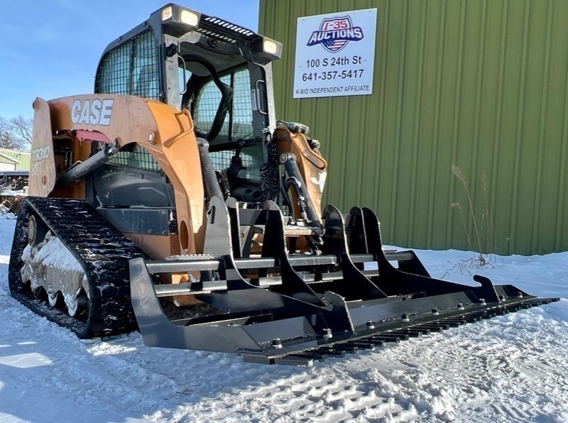 lot 4199 image: Wolverine Skid Steer ScraperLeveler Attachment (LL-12-78W)
