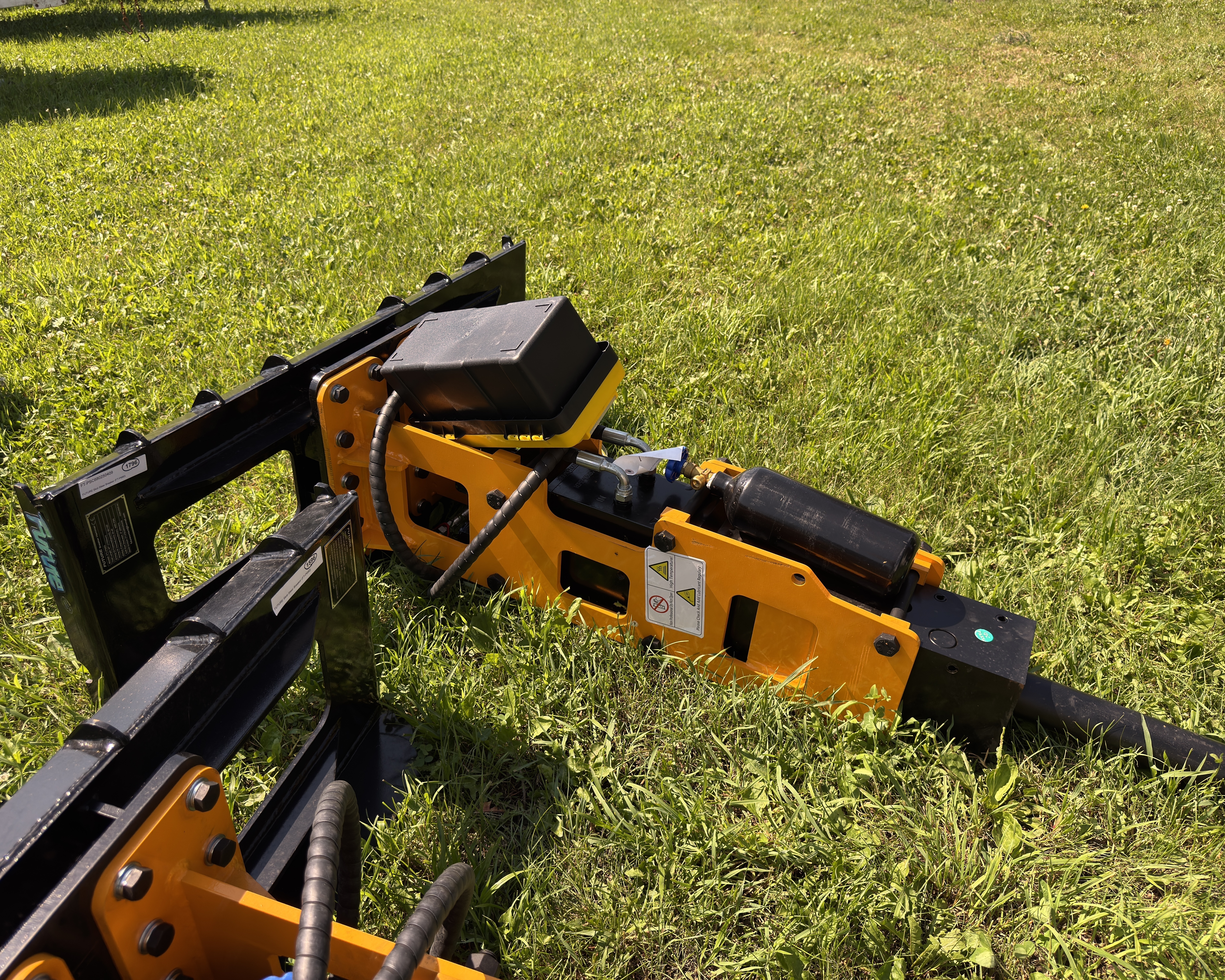 lot 4296 image: FUTURE Skid Steer Breaker (FT-P680)