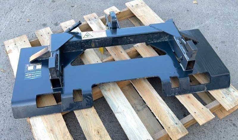 lot 4465 image: Wolverine 3 Point Quick Tach (PT-16-01C)