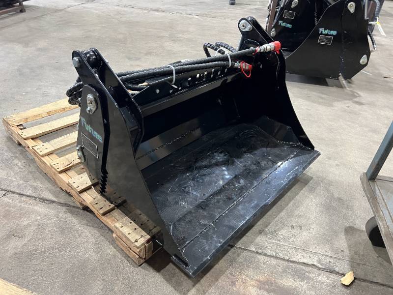lot 5044 image: FUTURE Mini Skid Steer Bucket (FT-XKH39F)