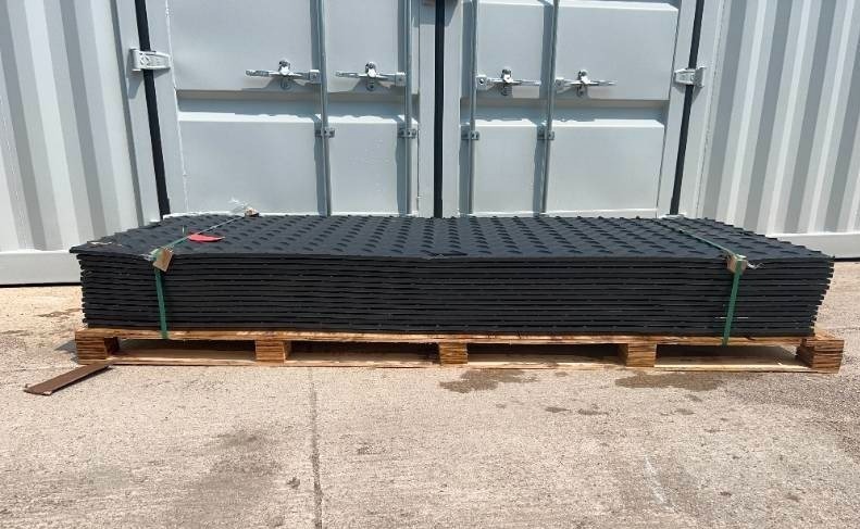 lot 9149 image: SDLANCH IRGPM Diamond PlatedSmooth Ground Protection Mat 4X8 (IRGPM-4x8x05)