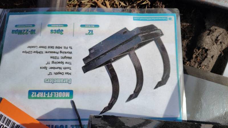 lot 4008 image: FUTURE Mini Skid Steer Ripper (FT-TRP12)