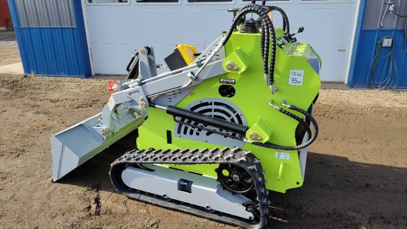lot 1073A image: 2025 ATSPOWER Mini Skid Steer Loader (ATS-T460) - Green