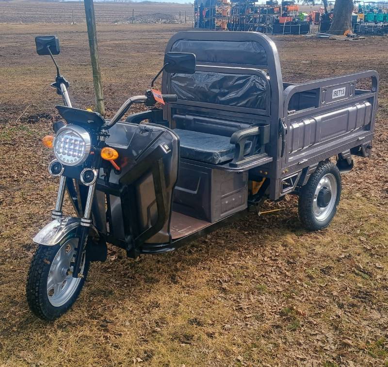 lot 3244 image: 2026 SDLANCH 3-Wheel Electric Tricycle Vehicle (IRET13) Gray color