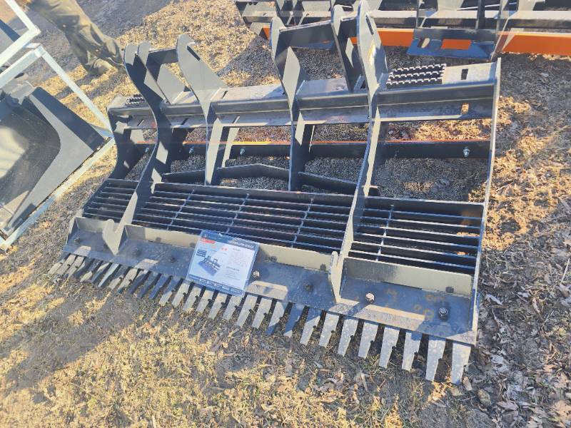 lot 4199 image: Wolverine Skid Steer ScraperLeveler Attachment (LL-12-78W)