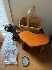 lot 49 image: Bear Bust Sculpture with Heart-Shaped Wooden Stool, Glass Ashtrays, Wicker Basket & Jewelry Dish