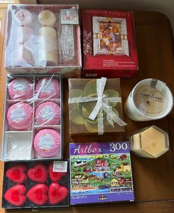 lot 57 image: Chesapeake Bay Candle Set & Victorian Bouquets Photo Album & Natures Wick Candle & Artbox 300 Puzzle