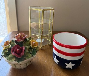 lot 124 image: Brass-Framed Glass Display Cabinet - Italian Majolica Flower Basket with Lid - Star-Spangled Mug
