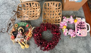 lot 130 image: Two Wicker Baskets - Pumpkin Patch Wreath, Berry Heart Wreath, Oh Sweet Summer Mug