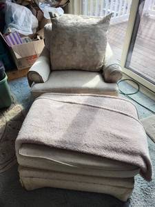 lot 8 image: Armchair & Ottoman Set - Beige Upholstery, 33 x 33 x 30 in