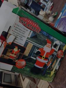 lot 44 image: Holiday Time Net Light Set 150-ct IndoorOutdoor 6ft x 4ft