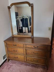 lot 160 image: Dresser With Mirror - 6-Drawer, 56 x 20 x 33 In
