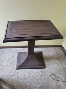 lot 194 image: Dark Plastic TV Stand with Rectangular Inset Top
