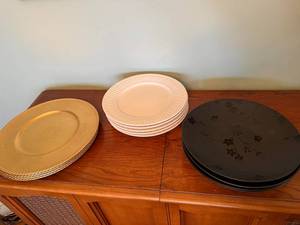 lot 77 image: Set of Decorative Plates - Gold, White, Black Designs