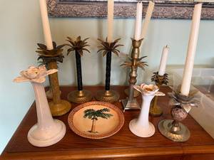 lot 82 image: Mixed Decorative Candle Holders & Palm Tree Plate Collection